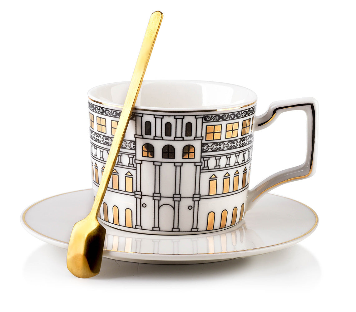 Otis Tasse und Untertasse mit goldenem Stadthaus-Fassadendesign – DECOR PETIT