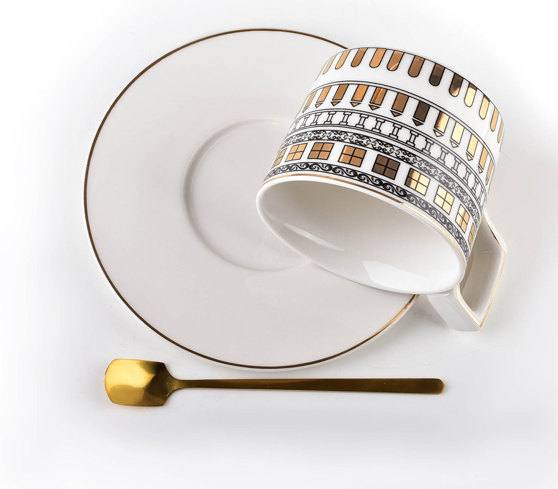 Otis Tasse und Untertasse mit goldenem Stadthaus-Fassadendesign – DECOR PETIT